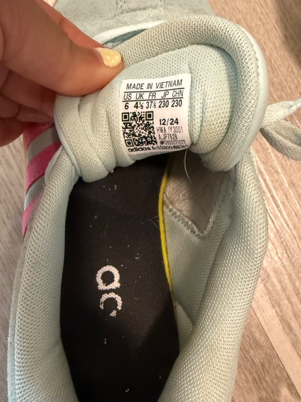 Adidas - Picture 4 of 5